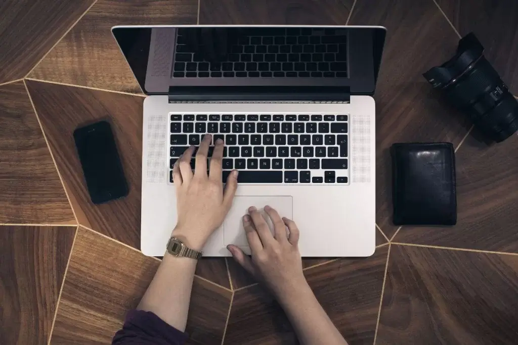 How to Craft Compliant CBD Blogs: Avoiding Marketing Missteps